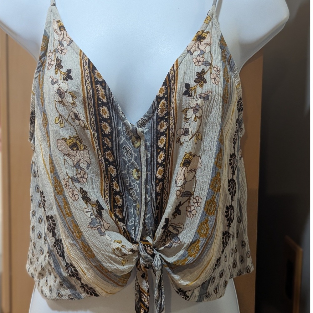 AQUA Women Floral Paisley Tie Front Camisole Top Small Boho Rayon Crop Cami